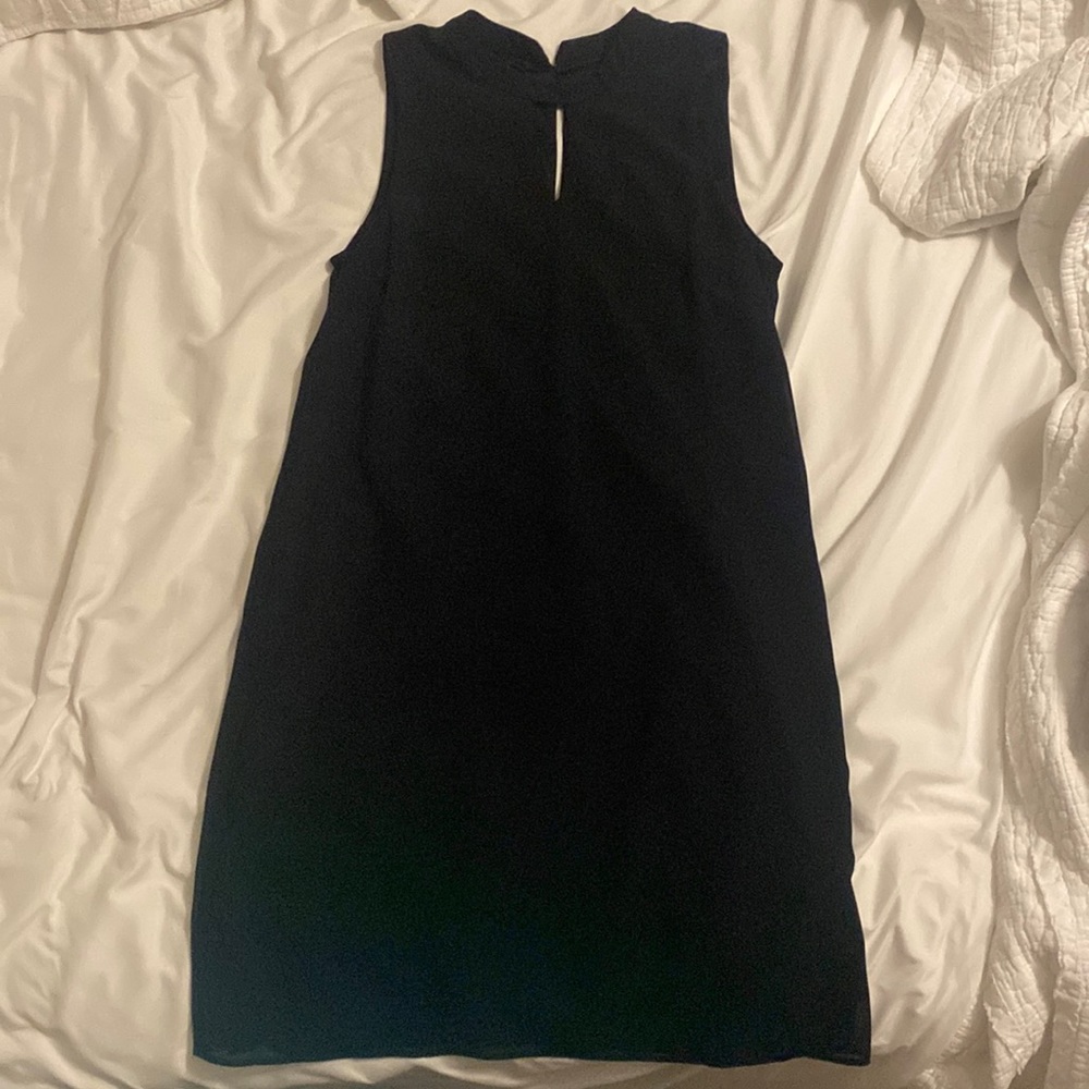 Black shift keyhole mini dress